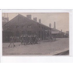 DENAIN: les grèves du nord, garde de la gare de denain-mines - très bon état