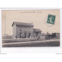 LA NEUVILLE-ROY: la gare, train - très bon état