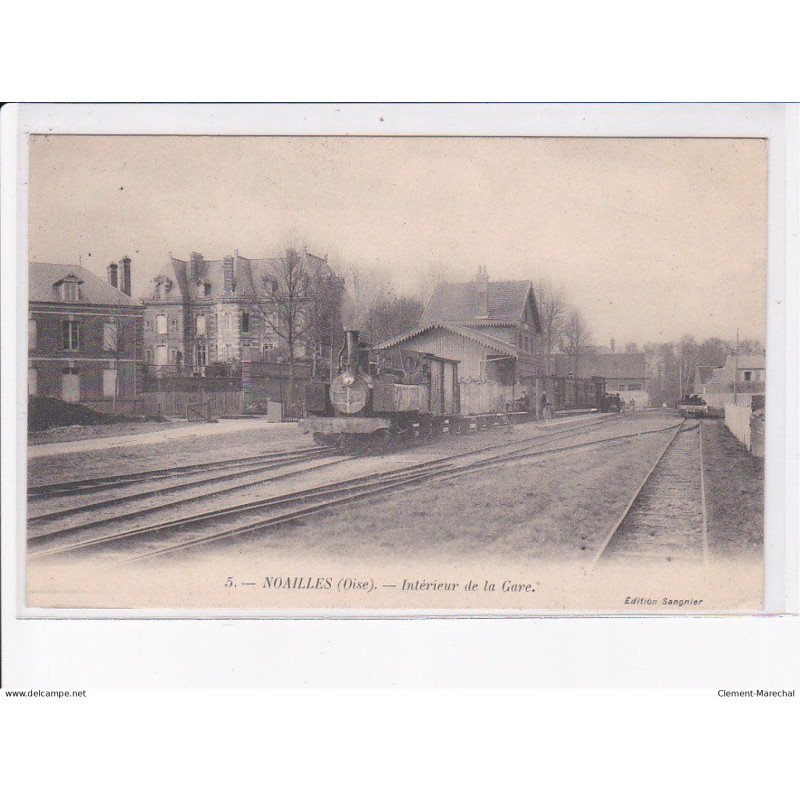 NOAILES: intérieur de la gare, train - très bon état