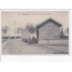 BEAUGENCY: le tramway electrique et la station - très bon état