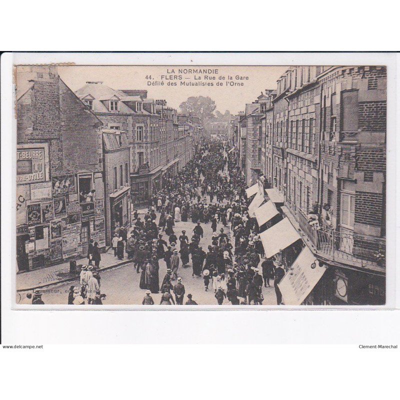 FLERS: la rue de la gare, défilé des mutualistes de l'orne - très bon état