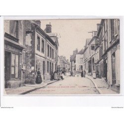 MOULINS-la-MARCHE: grande rue - très bon état