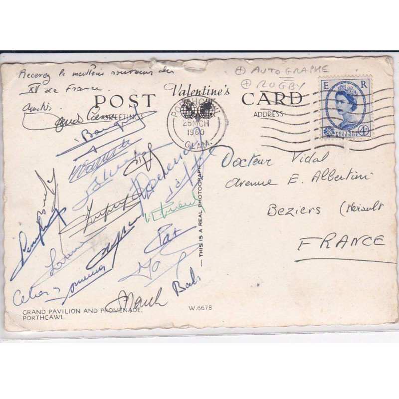 SPORTS - RUGBY : carte postale avec autographe du XV de France 1960 - état (petites déchirures en haut de la carte)