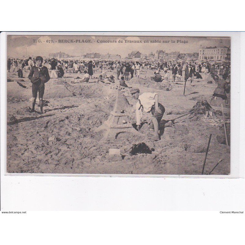 BERCK-PLAGE: concours de travaux en sable sur la plage, tour eiffel en sable - très bon état