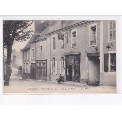 PARIGNE-L'EVEQUE: bas de la place, hôtel - très bon état
