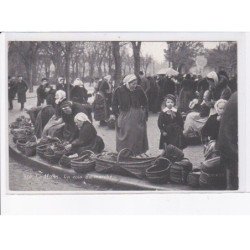 LE MANS: un coin du marché - très bon état