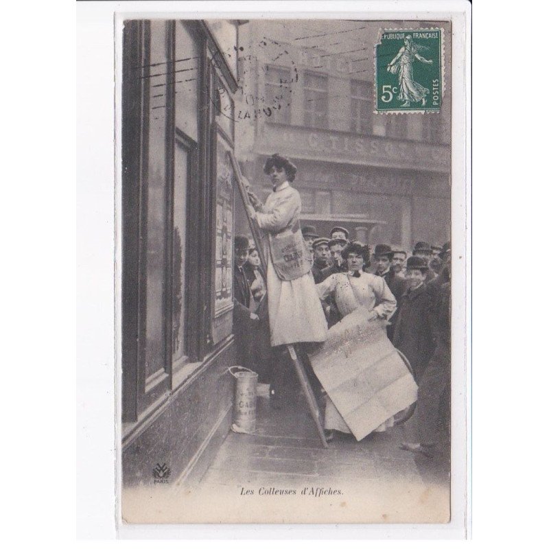 PARIS: les colleuses d'affiches - état