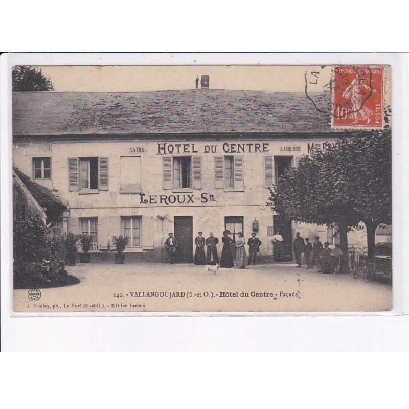 VALLANGOUJARD: hôtel du centre, façade - état