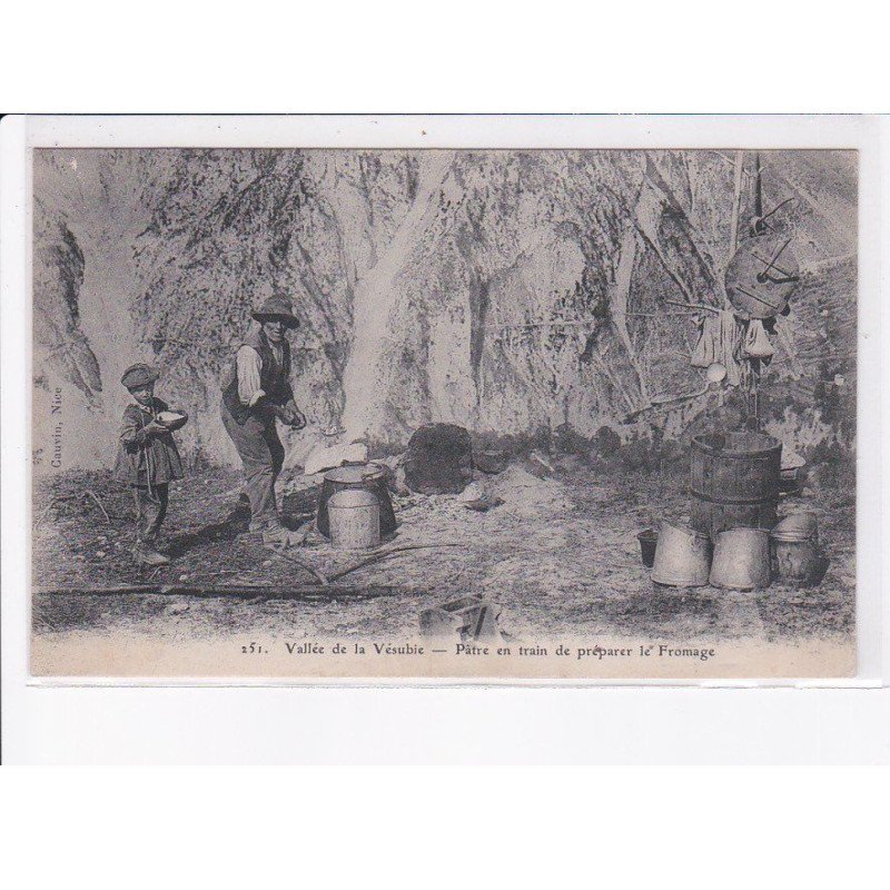 ALPES MARITIMES: vallée de la vésubie, pâtre en train de préparer le fromage - très bon état