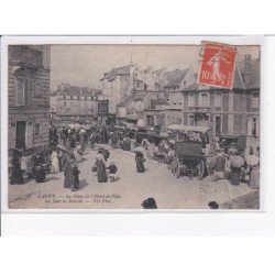 LAGNY: la place de l'hôtel-de-ville, un jour de marché - très bon état