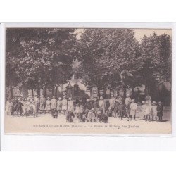 SAINT-BONNET-de-MURE: la place, la mairie, les écoles - très bon état