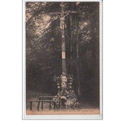 NEUVIZY : calvaire élevé au lieu de l'apparition - très bon état