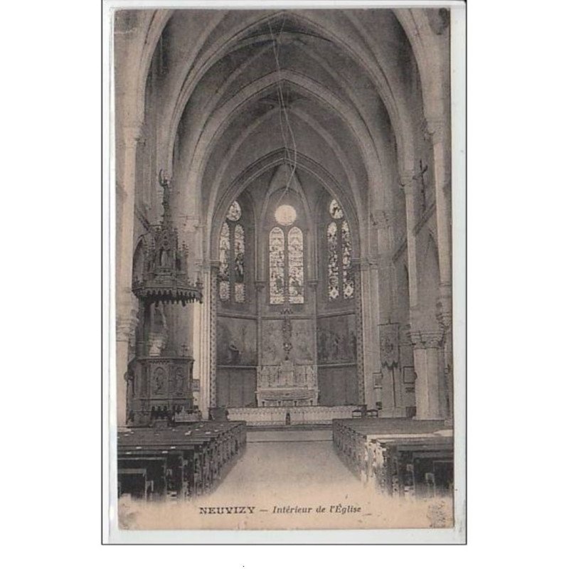 NEUVIZY : intérieur de l'église - très bon état