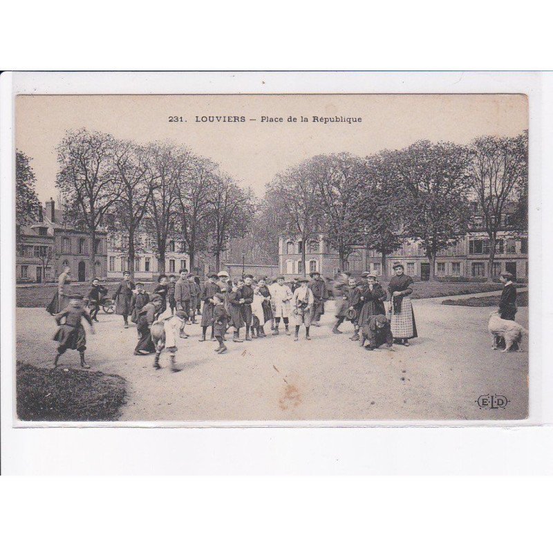 LOUVIERS: place de la république - état