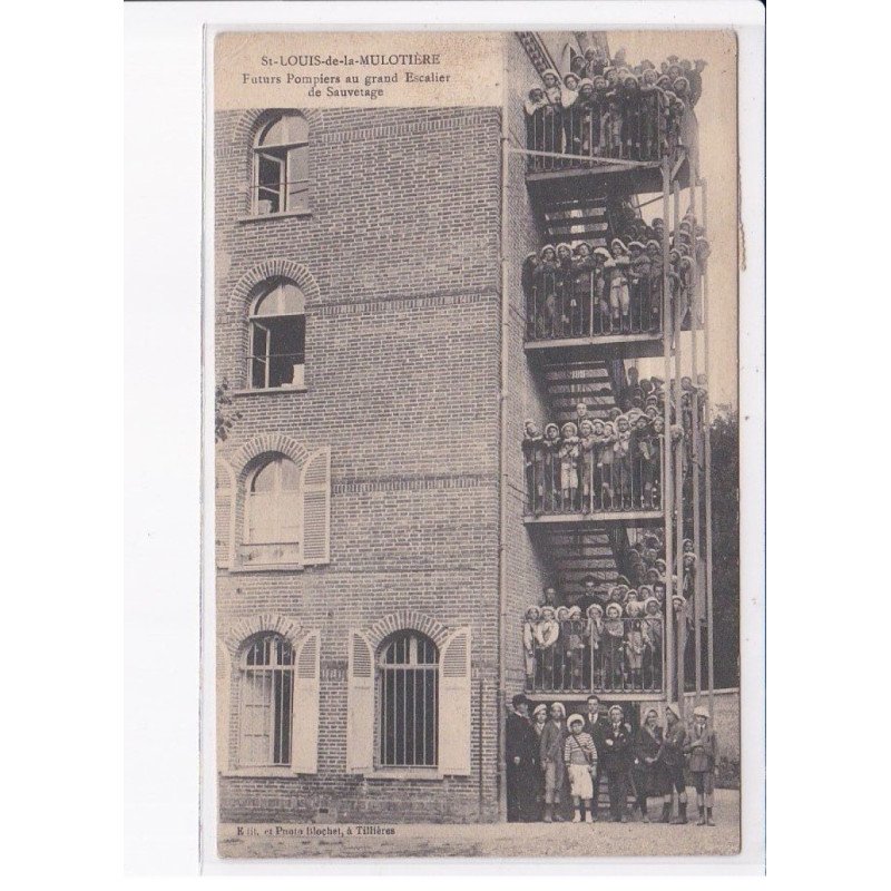 SAINT-LOUIS-de-la-MULOTIERE: futurs pompiers au grand escalier de sauvetage - état