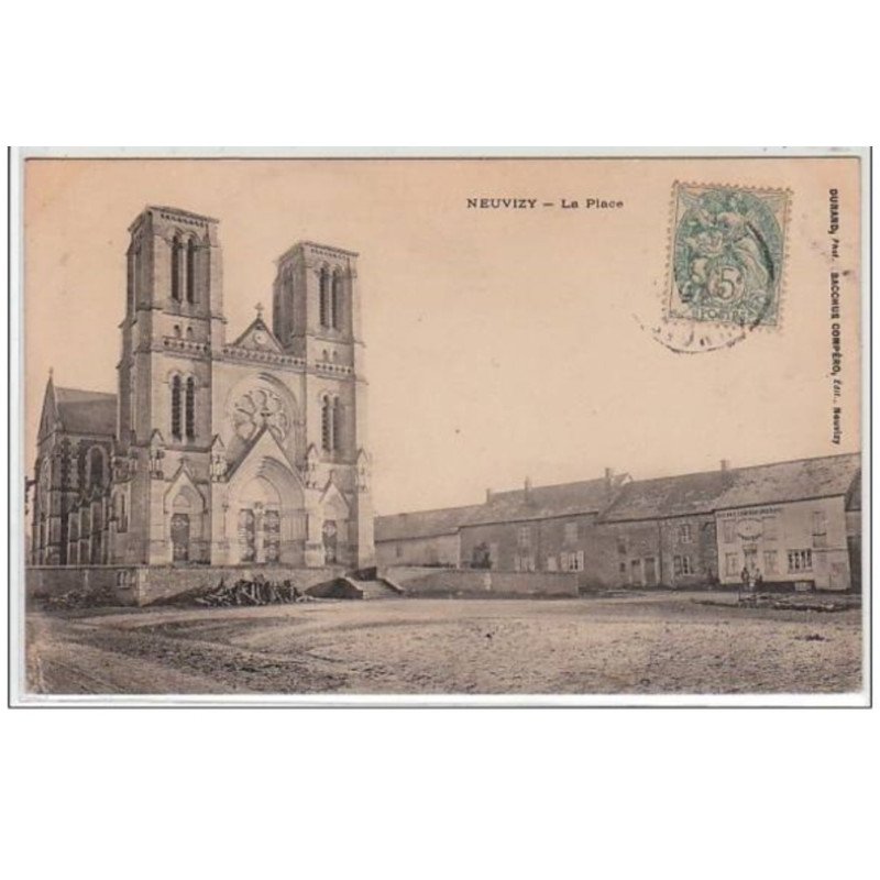 NEUVIZY : la place - très bon état