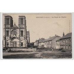 NEUVIZY : la place de l'église - très bon état