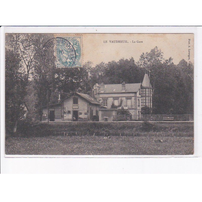 LE VAUDREUIL: la gare - très bon état