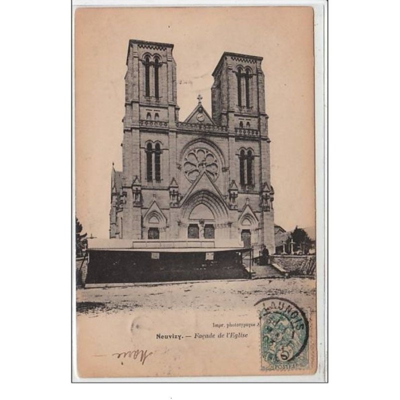 NEUVIZY : façade de l'église - très bon état
