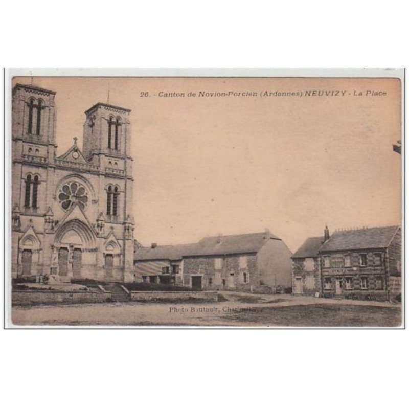 NEUVIZY : la place - très bon état