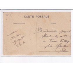 DOUAINS: la mairie et les écoles - très bon état