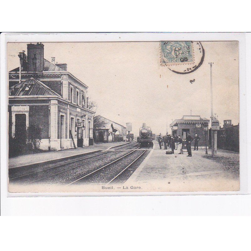 BUEIL: la gare, train - état