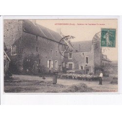 AUTHEVERNES: intérieur de l'ancienne forteresse - très bon état