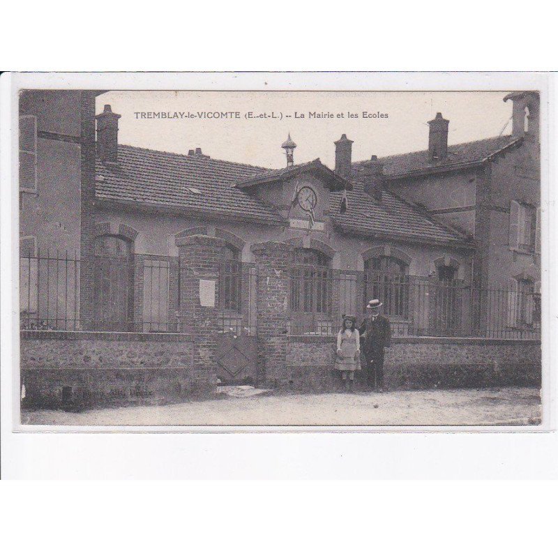 TREMBLAY-le-VICOMTE: la mairie et les écoles - très bon état