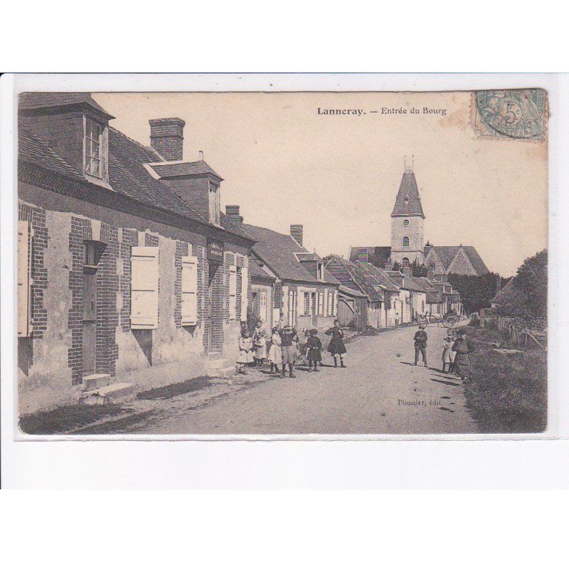 LANNERAY: entrée du bourg - très bon état