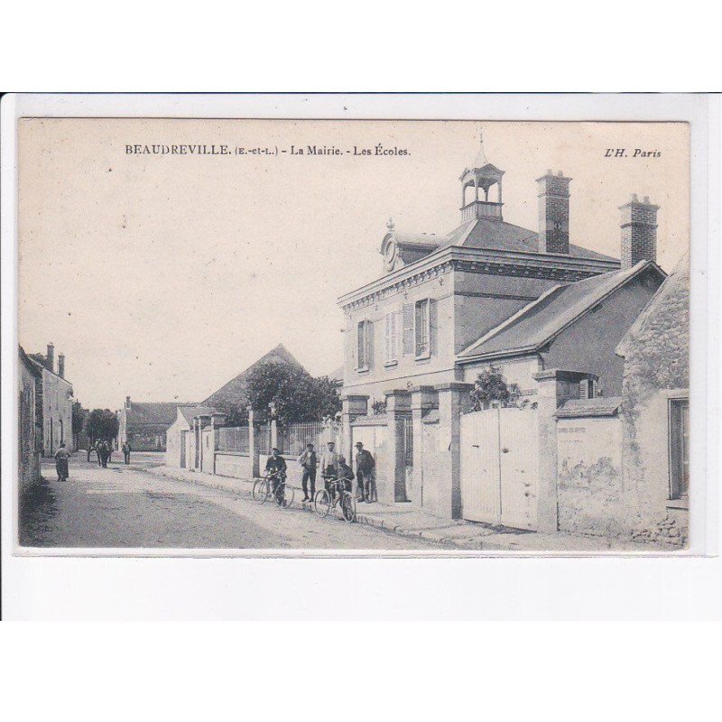 BEAUDREVILLE: la mairie, les écoles - très bon état