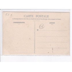 LEVREZY: rue principale - très bon état