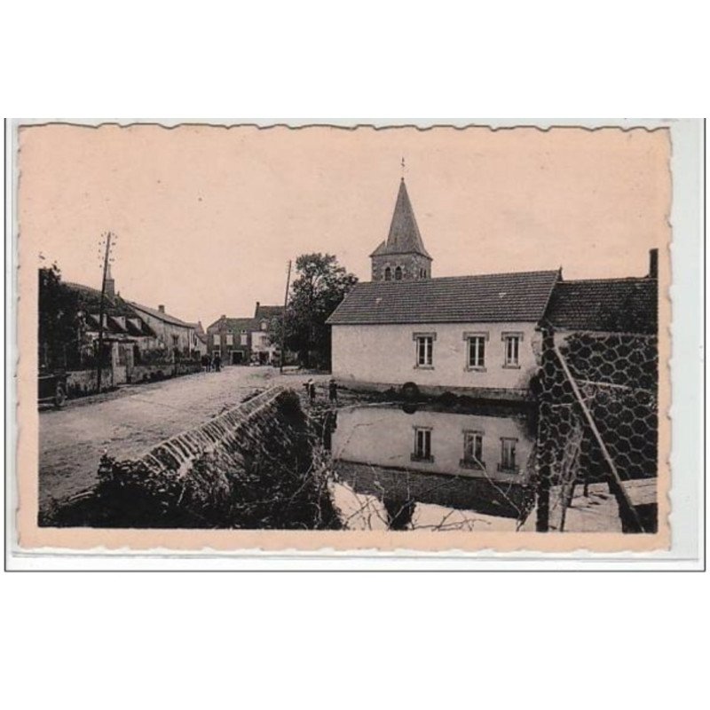 LOUROUX DE BOUBLE : le bourg - très bon état