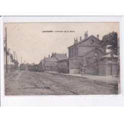 LAVENTIE: intérieur de la gare, train, locomotive - très bon état