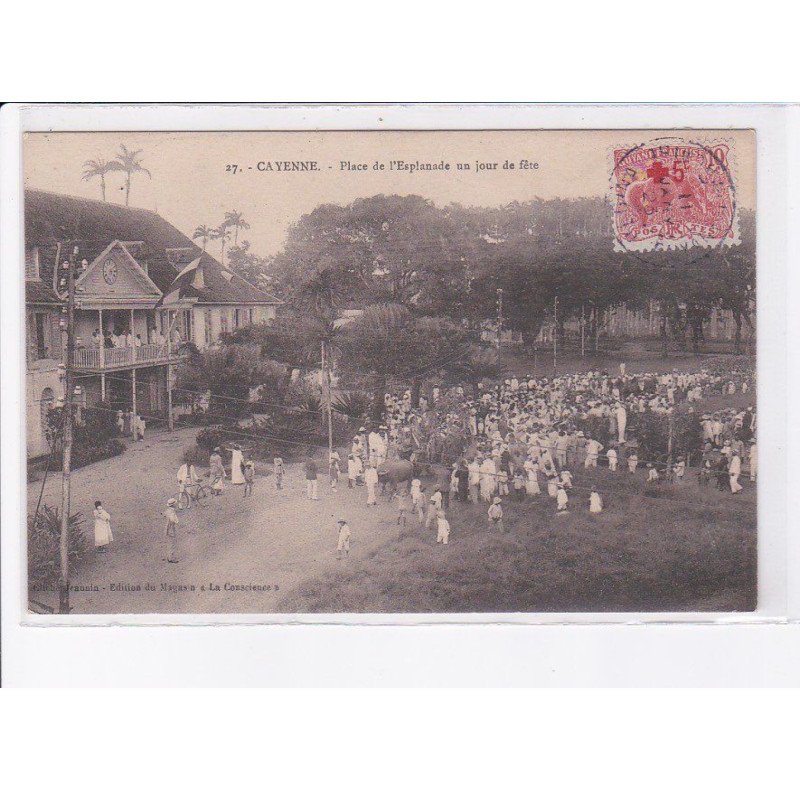 GUYANE: CAYENNE: place de l'esplanade un jour de fête - très bon état
