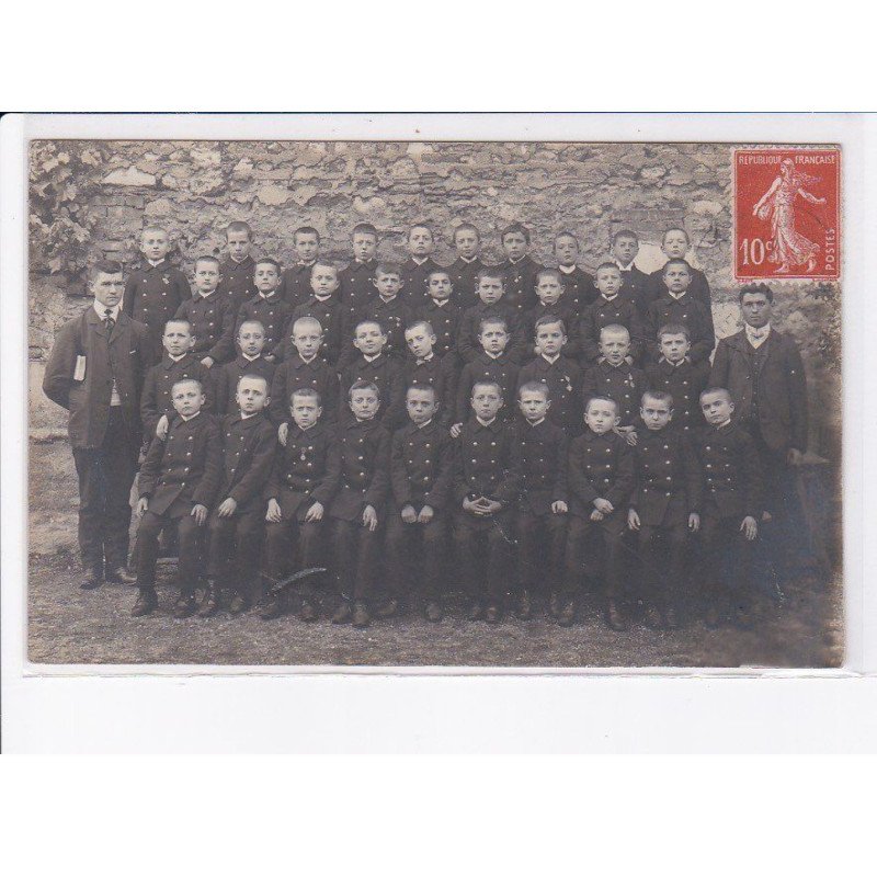 ISSY-les-MOULINEAUX: école - très bon état