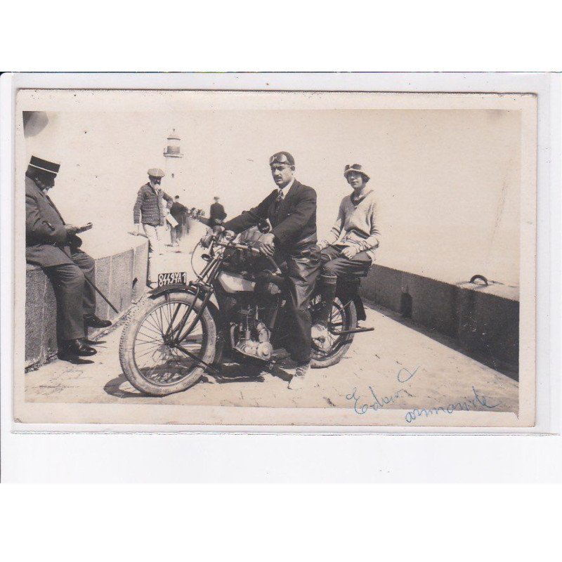 TRANSPORTS: MOTOS: moto, phare - très bon état