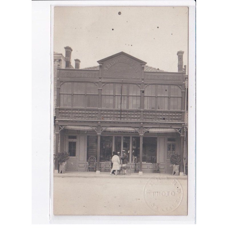 SOULAC-sur-MER: carte photo d'un magasin d'ameublement Louis Lacrouts (bois) - très bon état