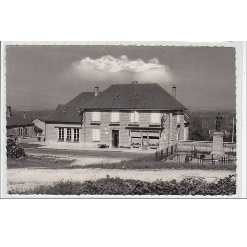 TANNAY : rue de Montluçon - café Chavariat - CARTE PHOTO - très bon état