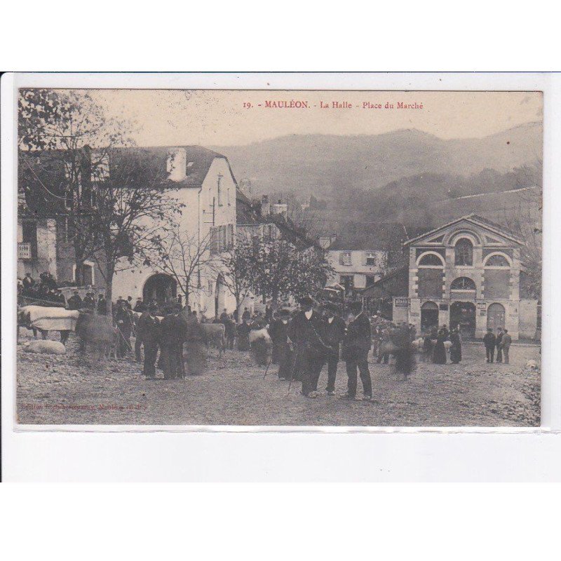 MAULEON: la halle, place du marché - très bon état
