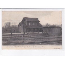 MILLY-sur-THERAIN: la gare, la descente d'un train - très bon état