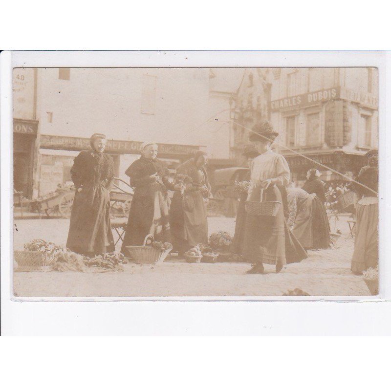 TOURS: place du grand marché - très bon état