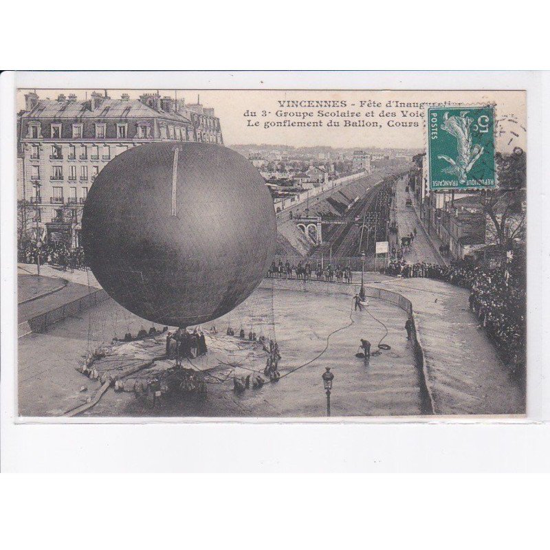 VINCENNES: fête d'inauguration 3e groupe scolaire le gonflement du ballon rond - très bon état