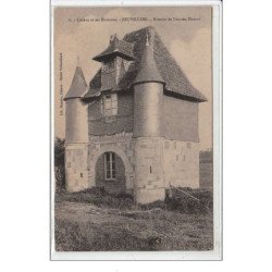BEUVILLERS : environs de Lisieux - poterne de l'ancien manoir - très bon état