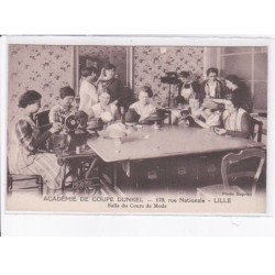 LILLE: académie de coupe dunkel salle du cours de mode - très bon état