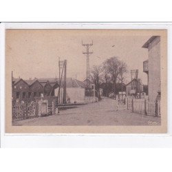 AUVILLERS-les-FORGES: passage à niveau et usines devin - très bon état