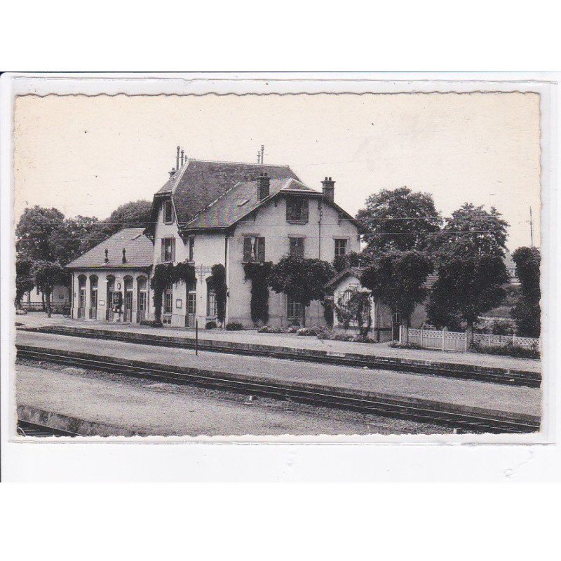 BAZANCOURT: la gare - très bon état
