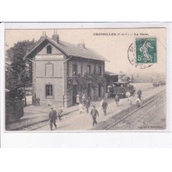 CROISILLES: la gare, locomotive - état