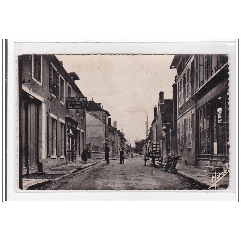 MALIGNY : grande rue - tres bon etat