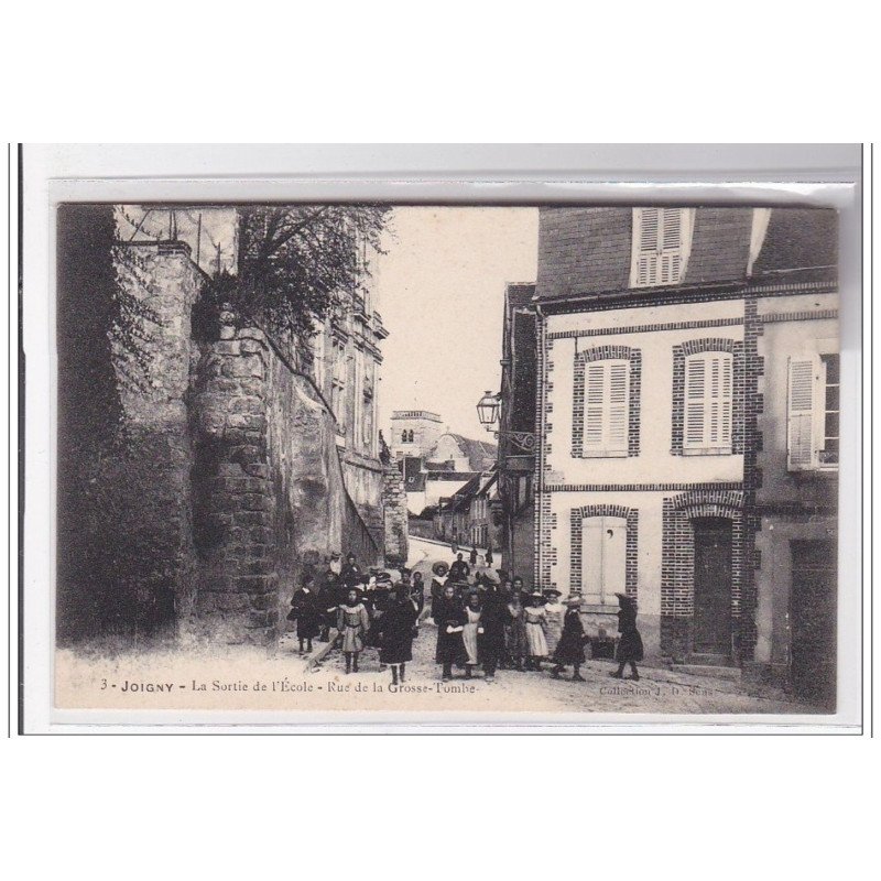 JOIGNY : la sortie de l'école, rue de la grosse-tombe - tres bon etat JOIGNY : la sortie de l'école, rue de la grosse-tombe - tres bon etat