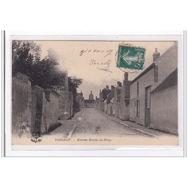 VINNEUF : entrée route de miny - tres bon etat